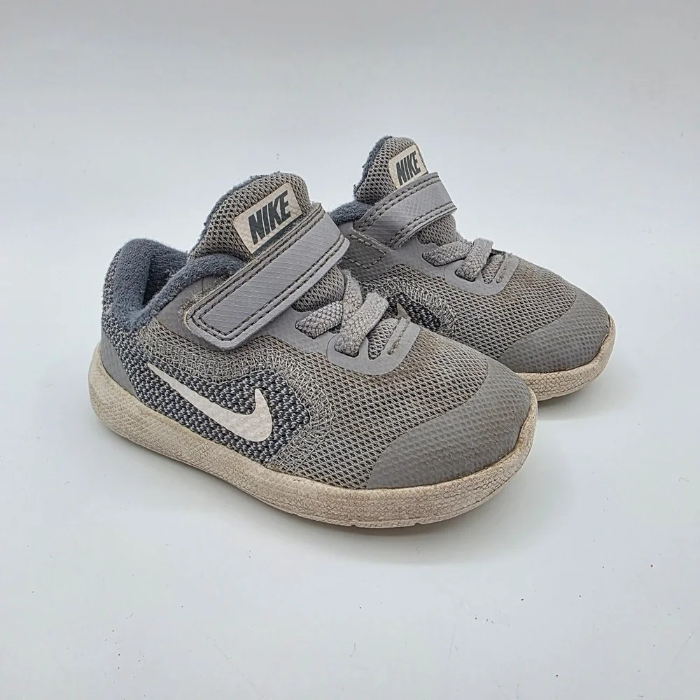 Nike Revolution 3 Toddler Grey Sneakers 819415-008 Size 5C